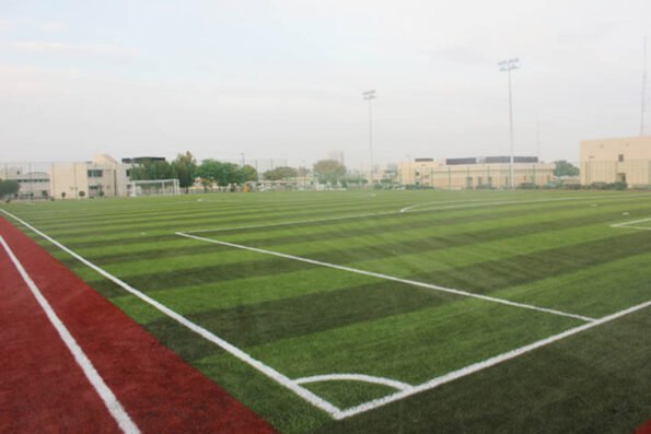 صيانة العشب الصناعي للملاعب