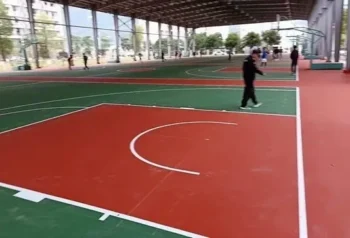 مشاريع ملاعب أرضيات مطاطية — حدائق الفرسان