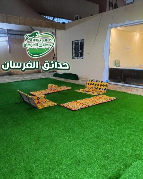 تنظيف العشب الصناعي بالرياض