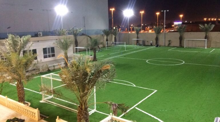 صيانة ملاعب كرة القدم بالرياض