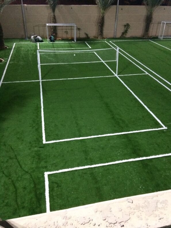 تنفيذ ملاعب كرة قدم بالرياض