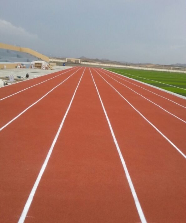 تنظيف العشب الصناعي للملاعب