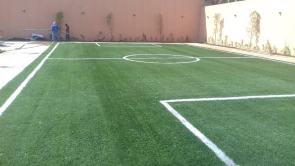 تركيب عشب صناعي للملاعب